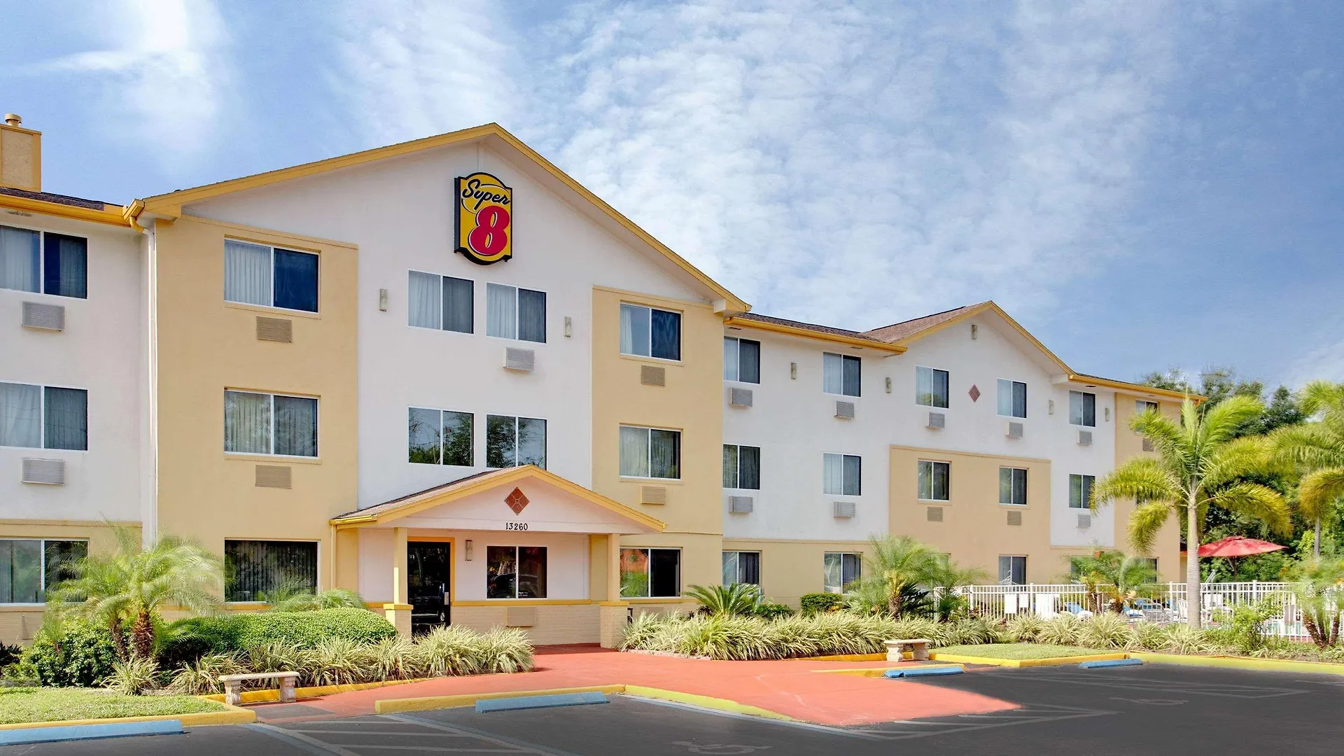 Hotel Super 8 By Wyndham Clearwater/st. Petersburg Airport