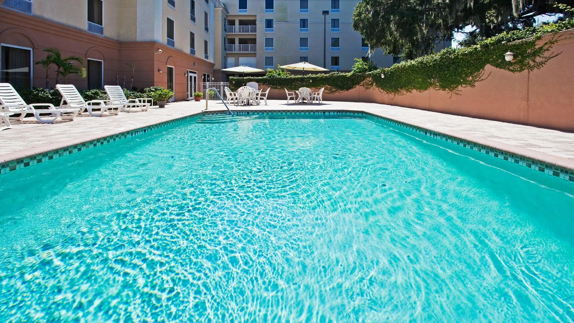 Express & Us 19 North By Ihg Hotel 2*