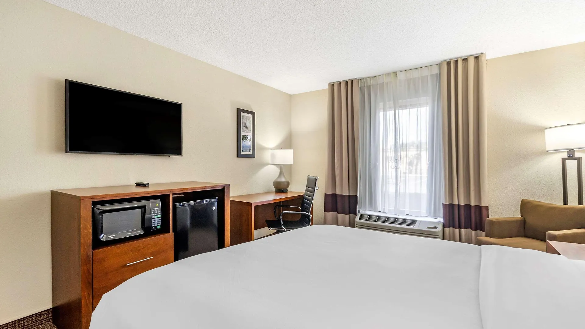 Comfort & St Pete - International Airport Hotell 2*