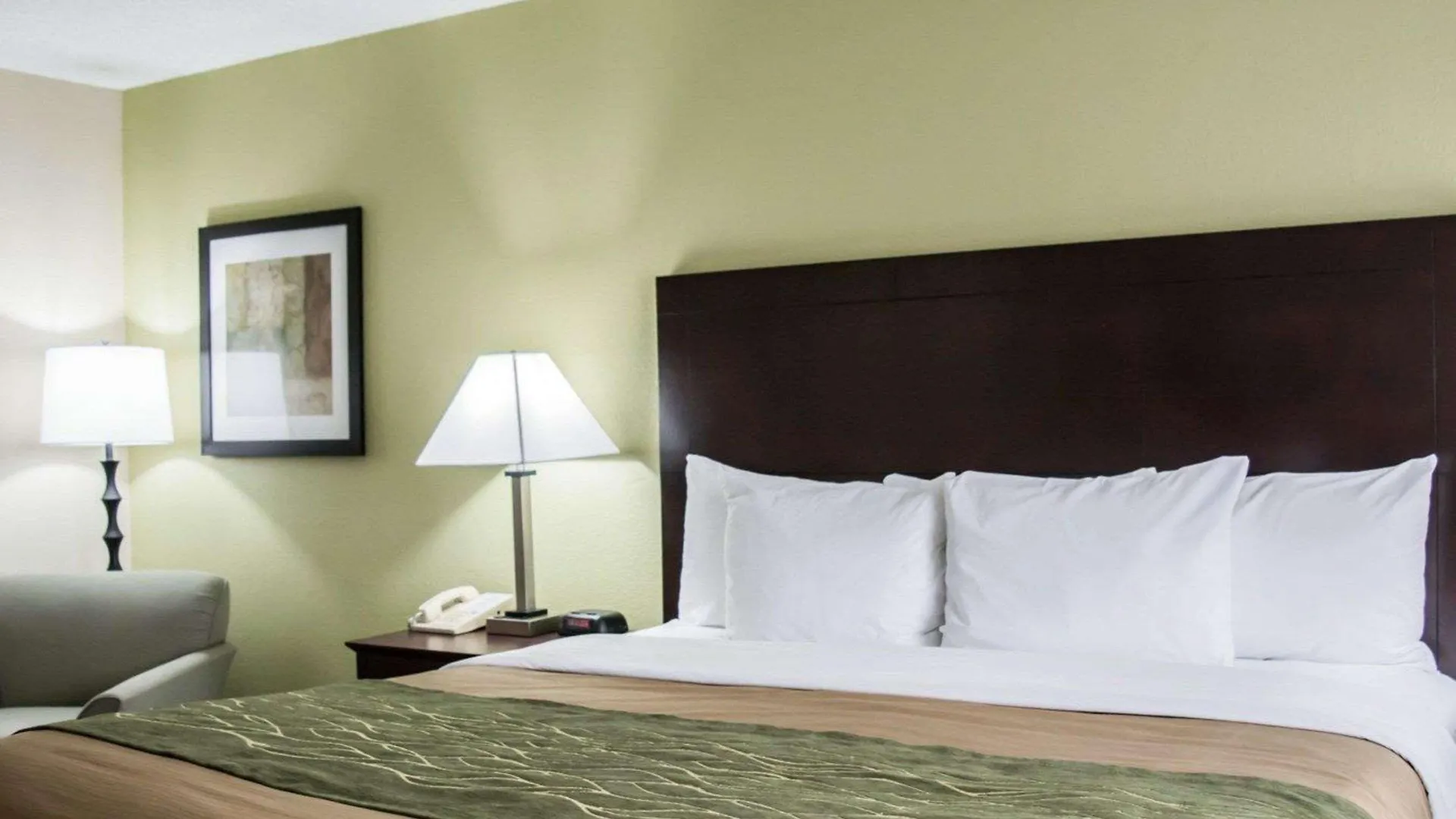 Hotell Comfort & St Pete - International Airport 2*