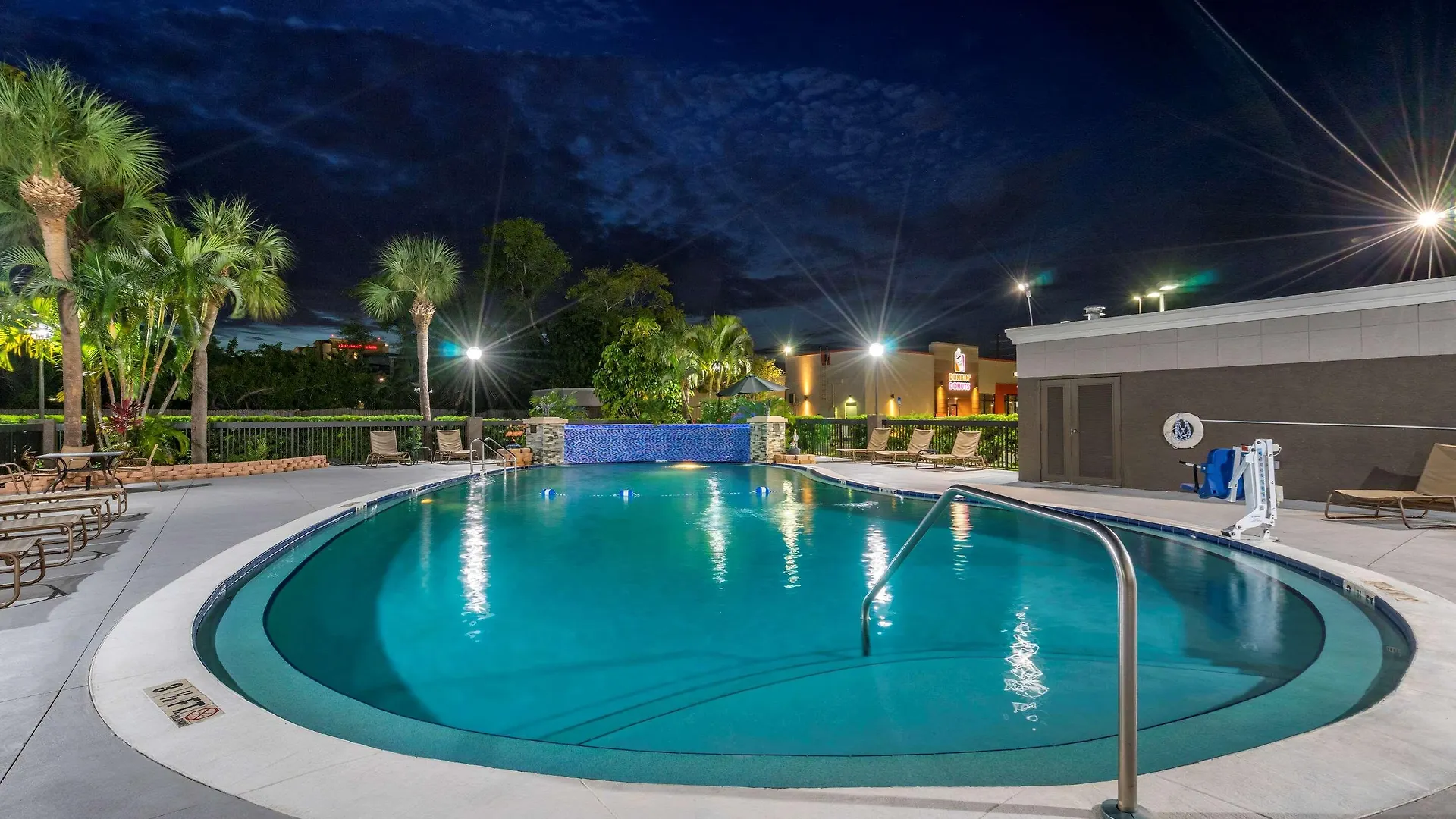 Comfort & St Pete - International Airport Hotell 2*