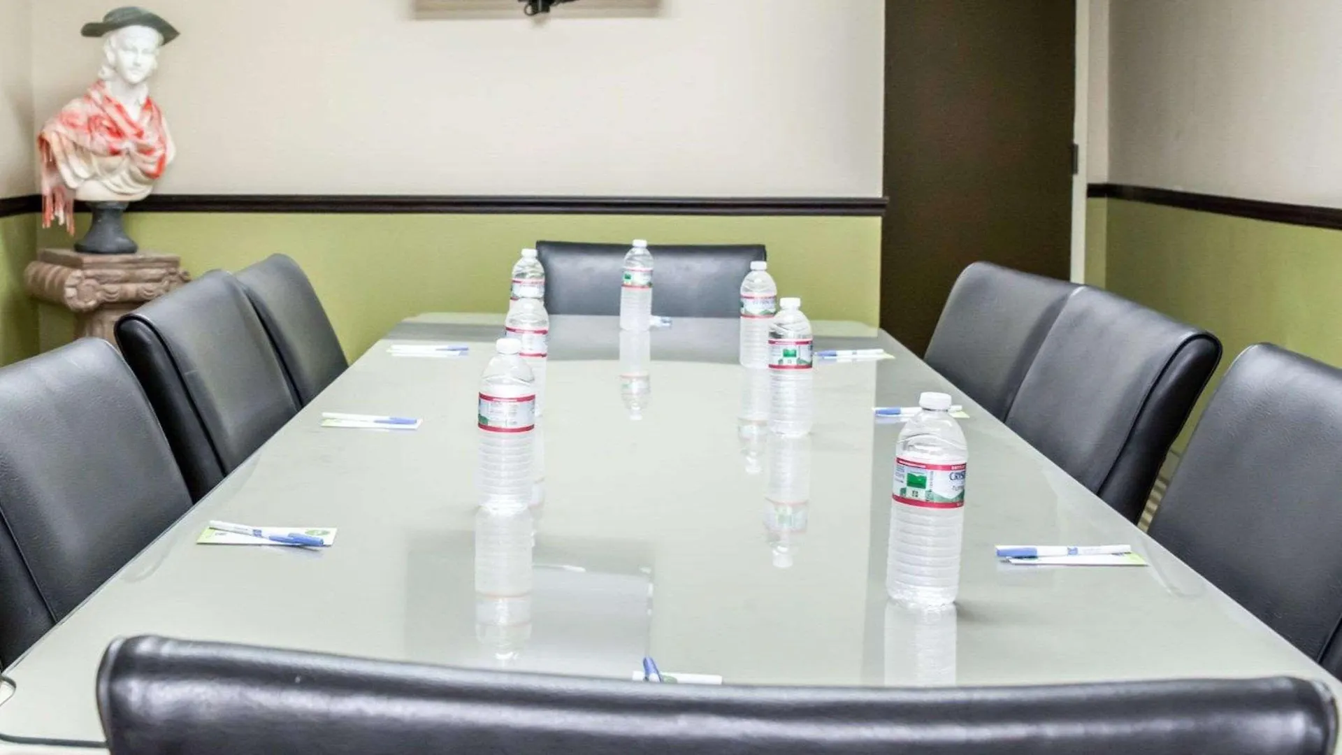 Comfort & St Pete - International Airport Hotell 2*