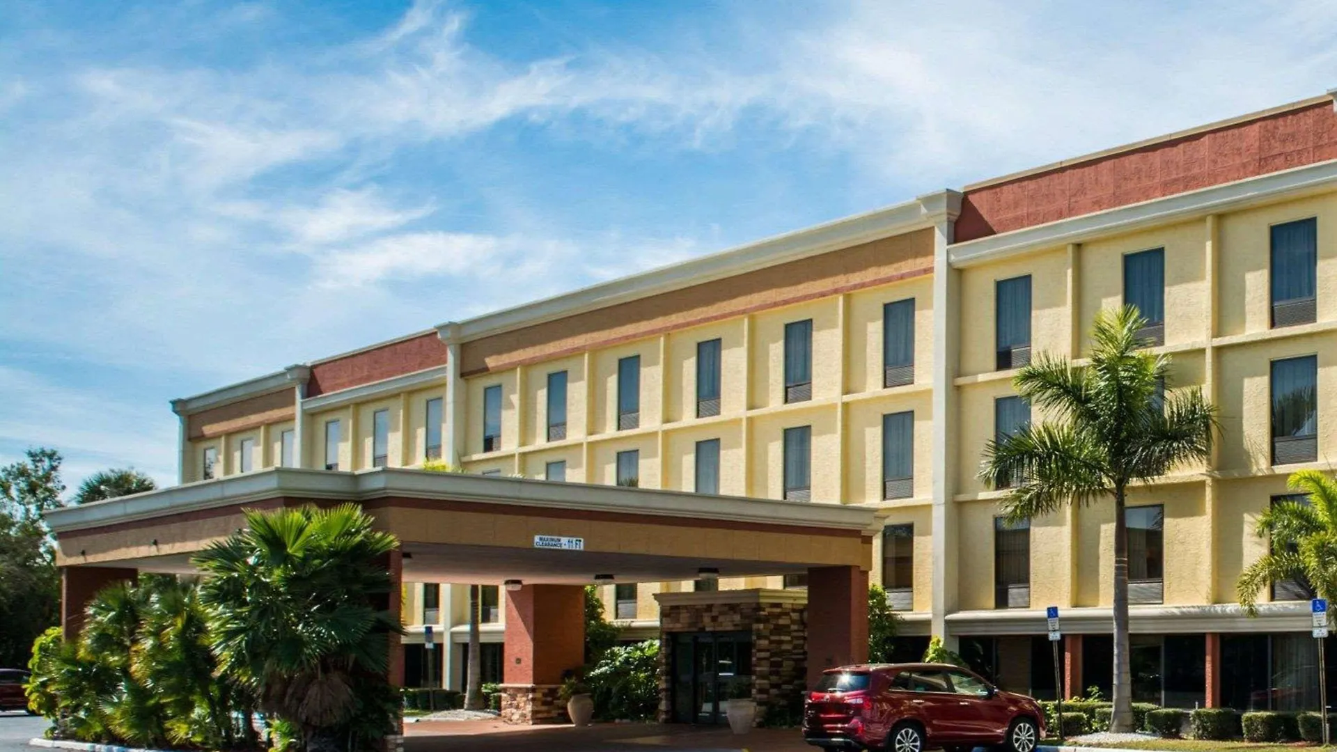 Comfort & St Pete - International Airport Hotel 2*