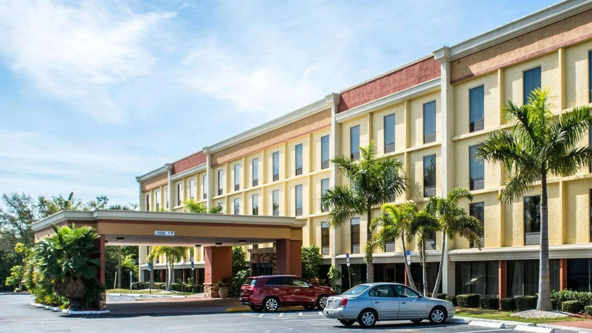 Comfort & St Pete - International Airport