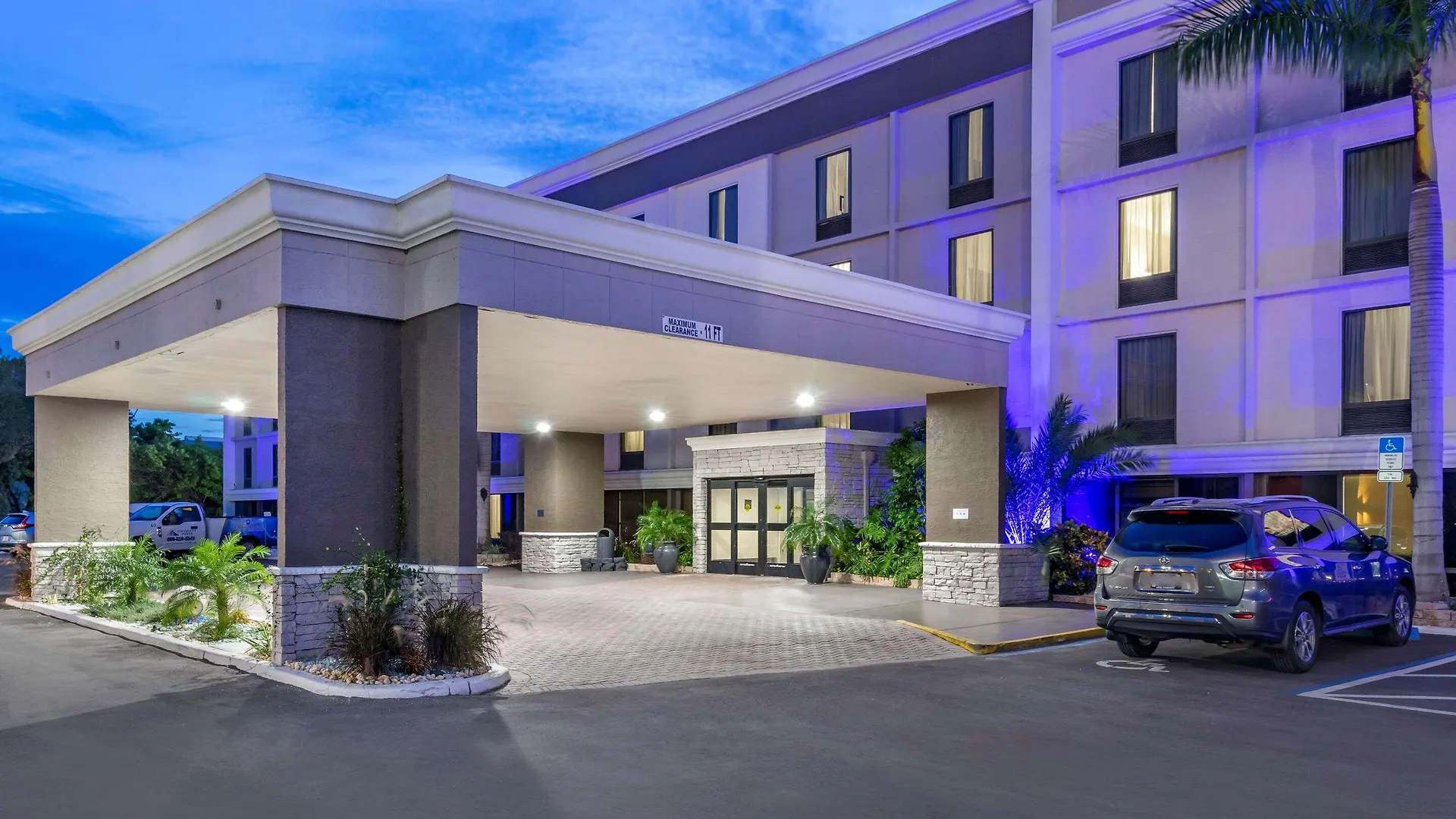 Comfort & St Pete - International Airport