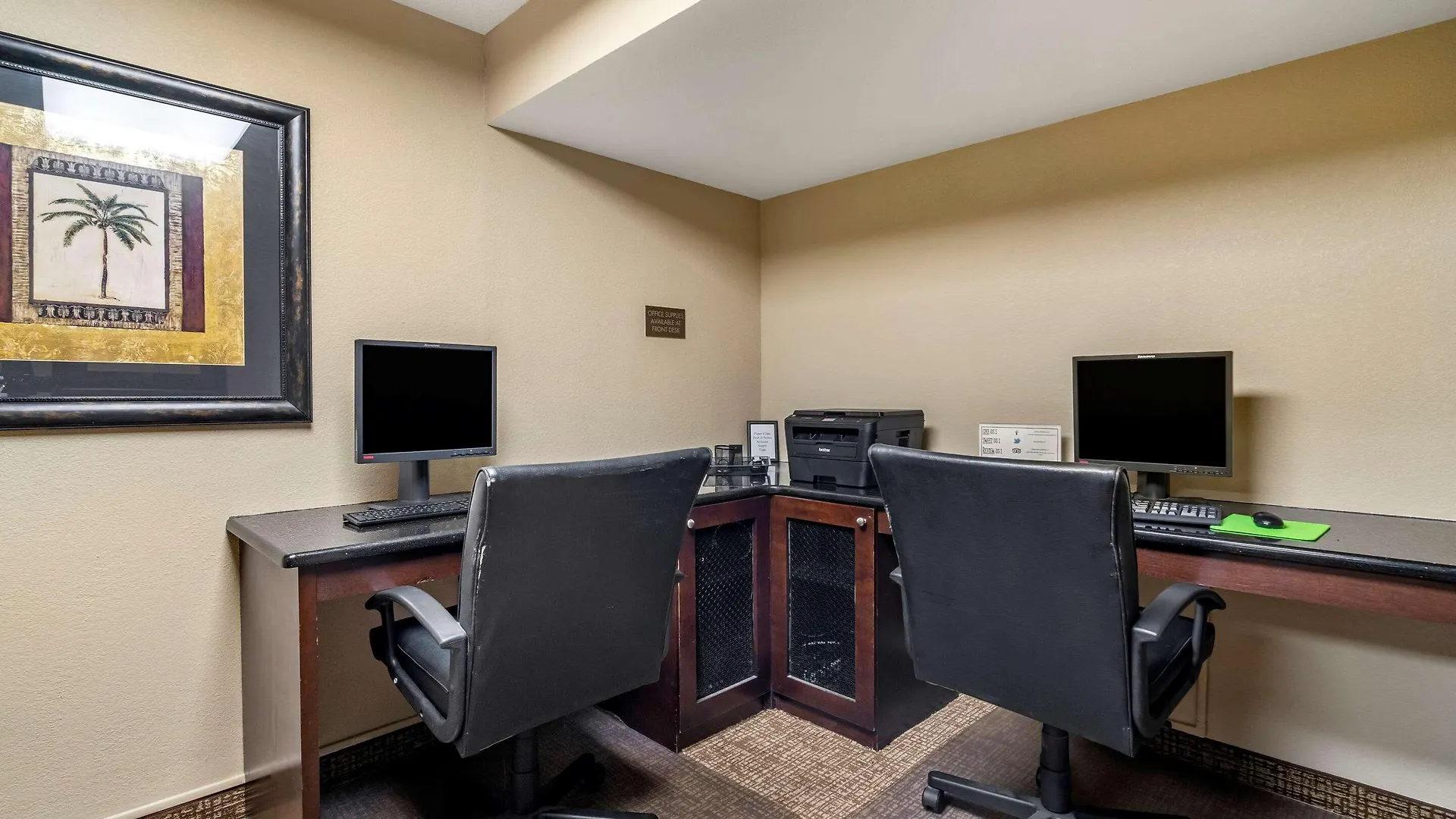 Hotell Comfort & St Pete - International Airport 2*