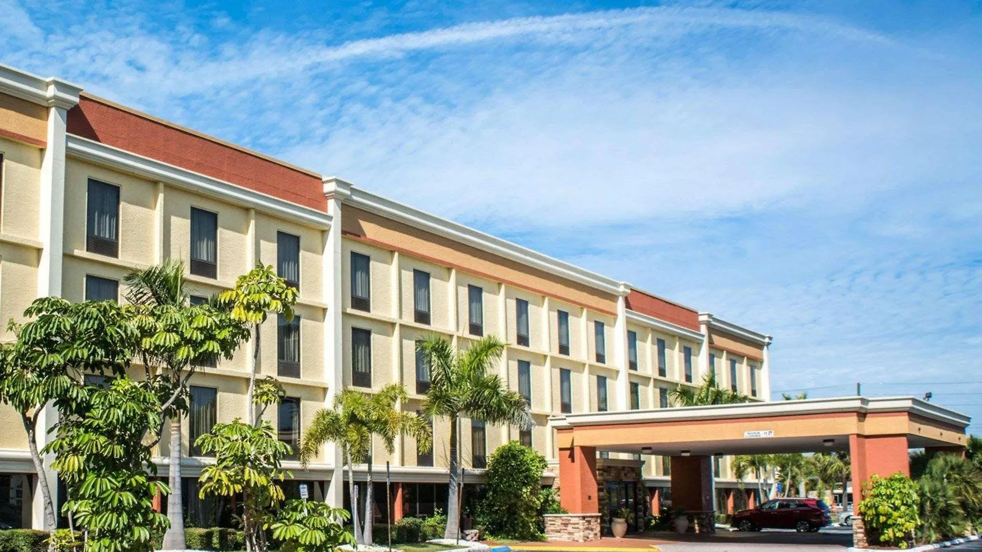 Hotell Comfort & St Pete - International Airport