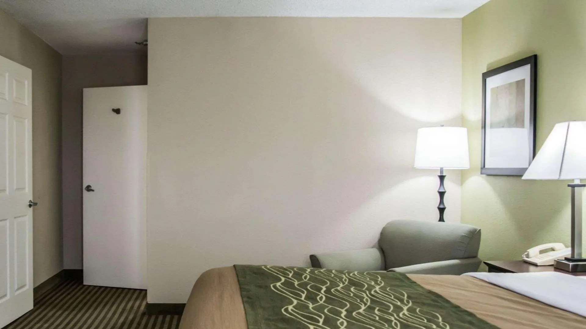 Comfort & St Pete - International Airport 2*