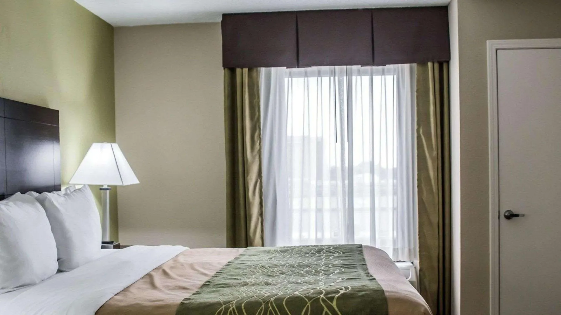 Comfort & St Pete - International Airport Hotell