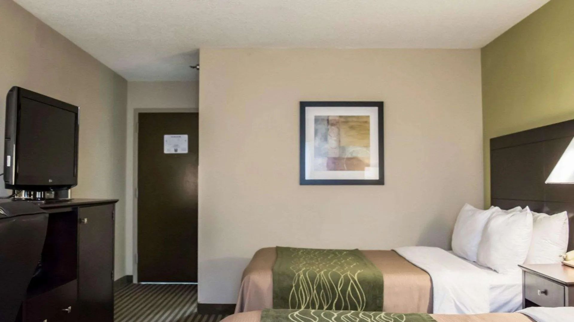 Comfort & St Pete - International Airport 2*