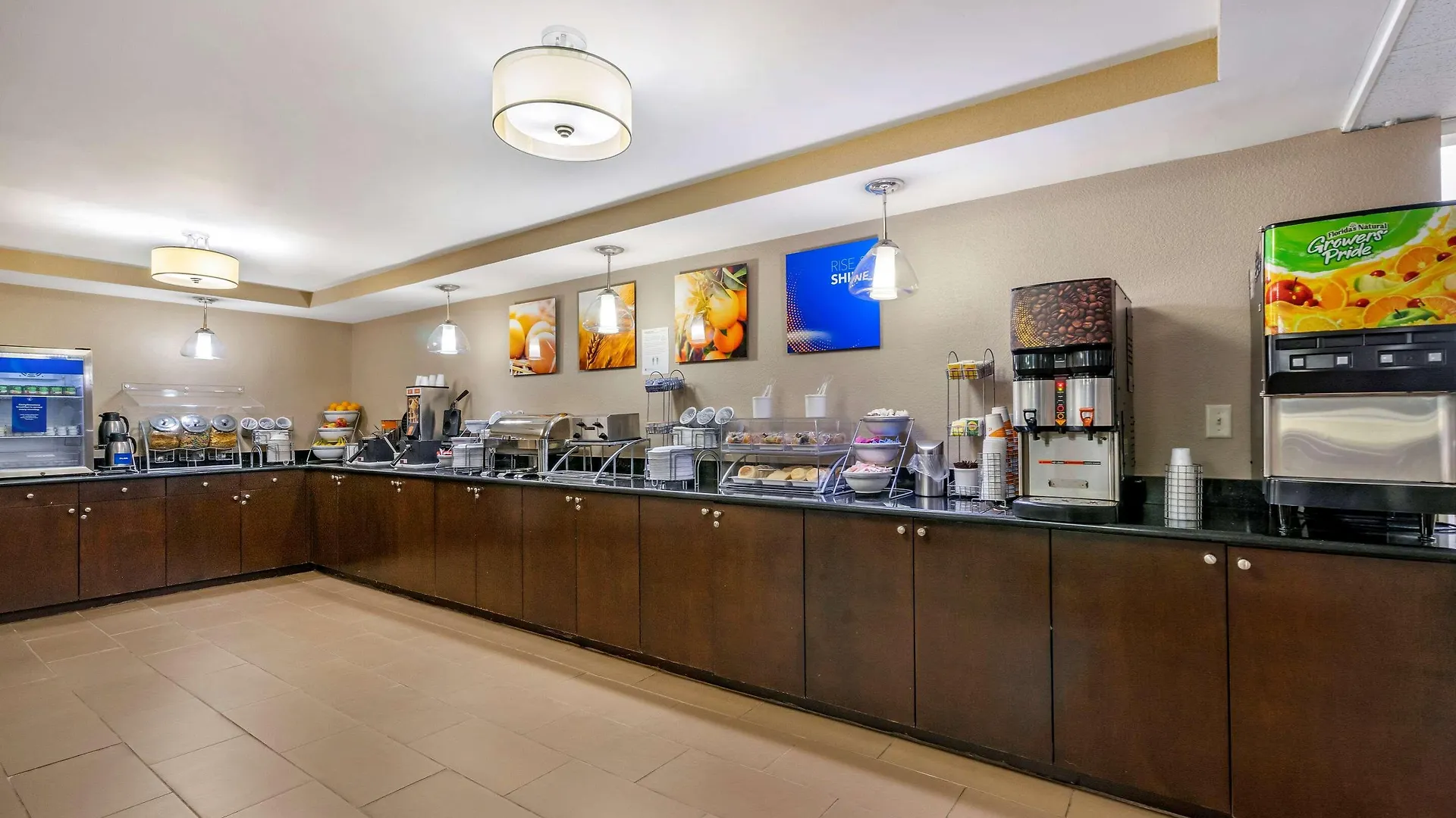 Comfort & St Pete - International Airport 2*