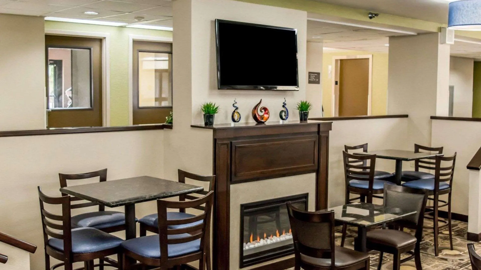 Hotell Comfort & St Pete - International Airport 2*