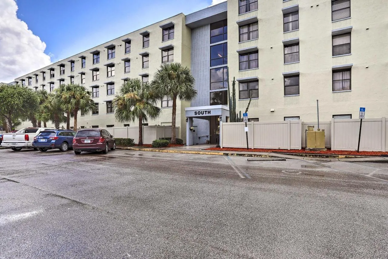 Convenient Less Than 4 Mi To Beach! Apartment *