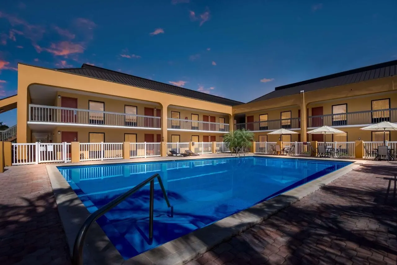 Surestay By Western St Pete Airport Мотель 2*