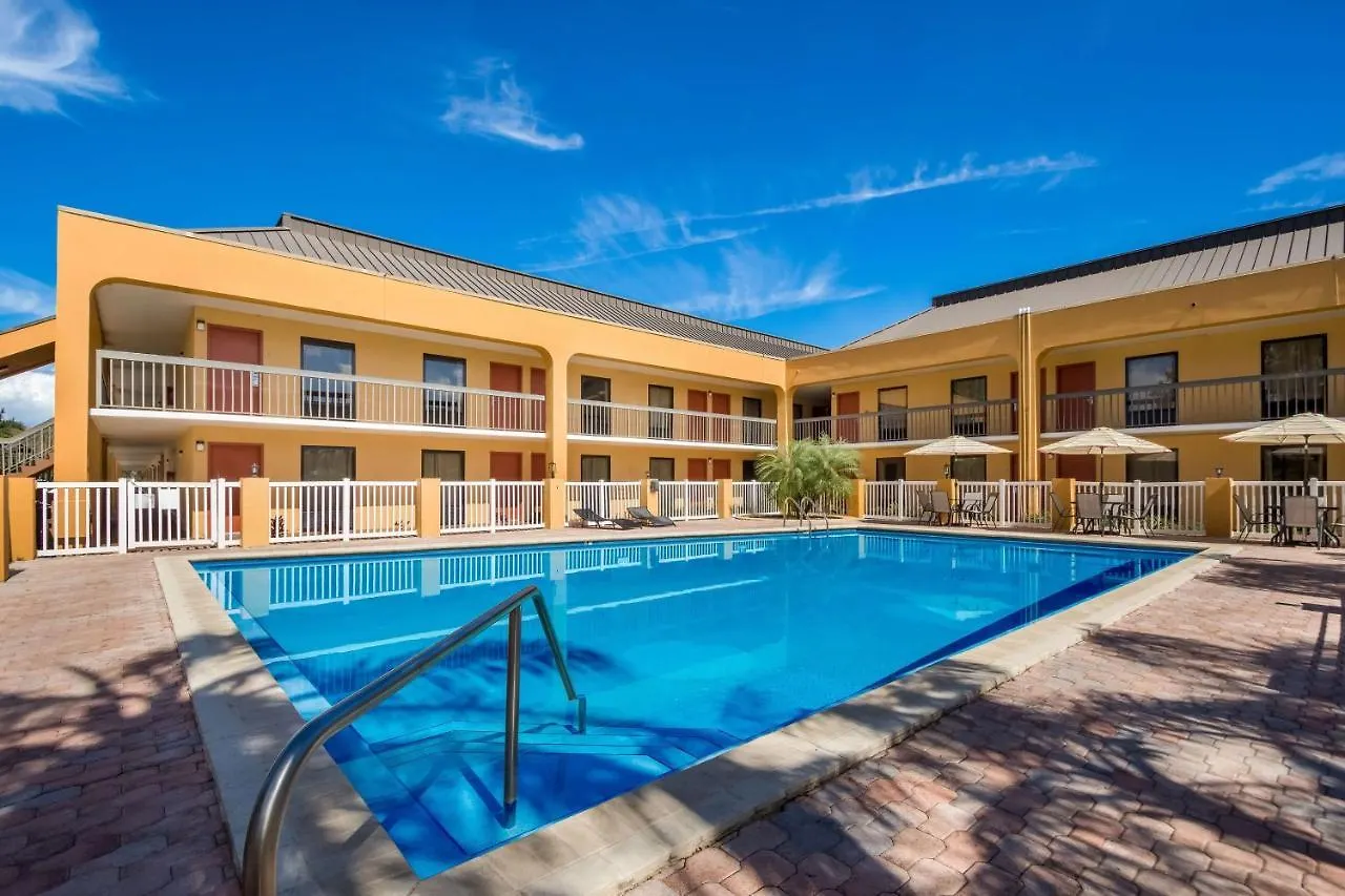 Мотель Surestay By Western St Pete Airport