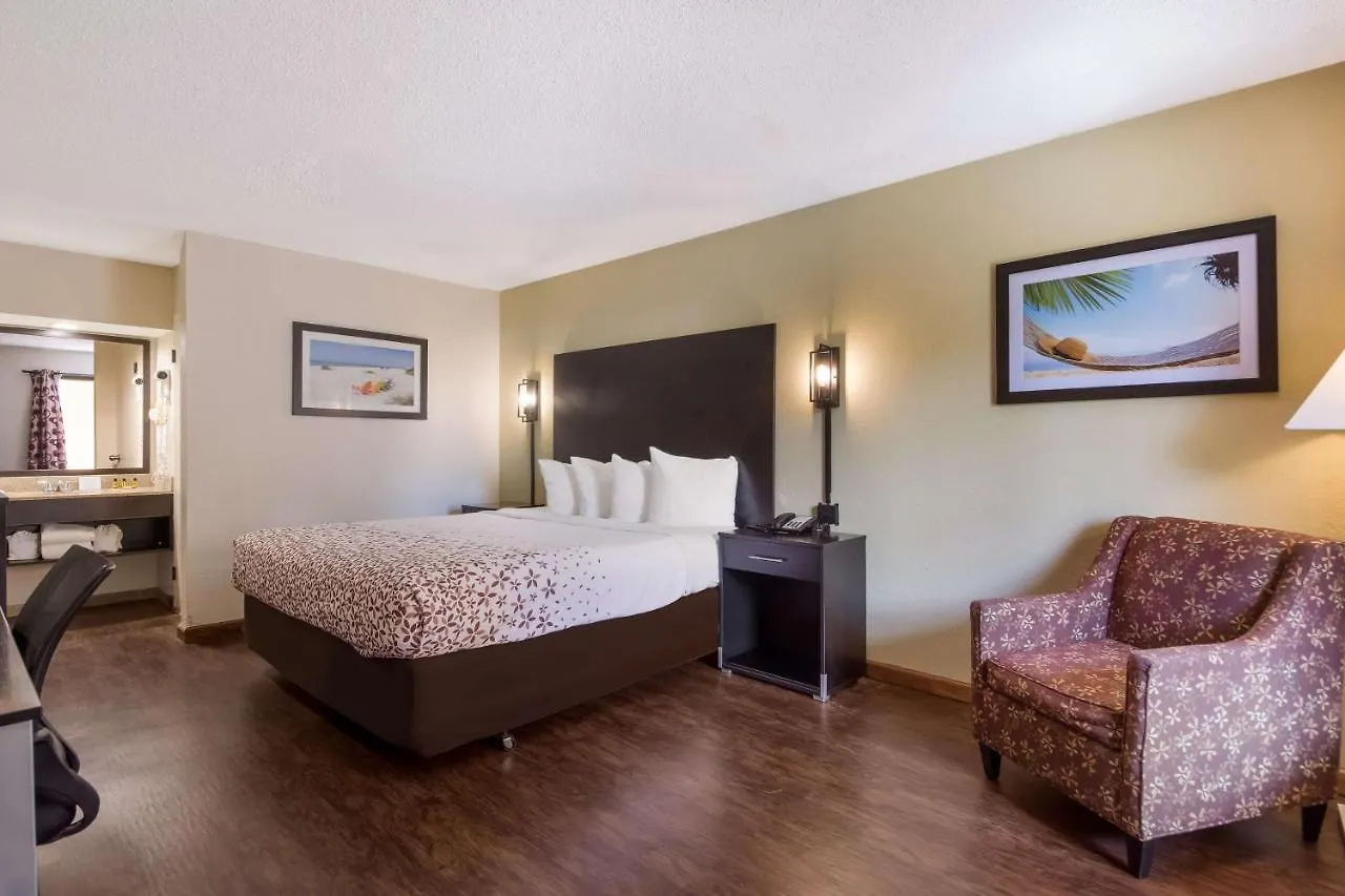 Surestay By Western St Pete Airport Клируотер