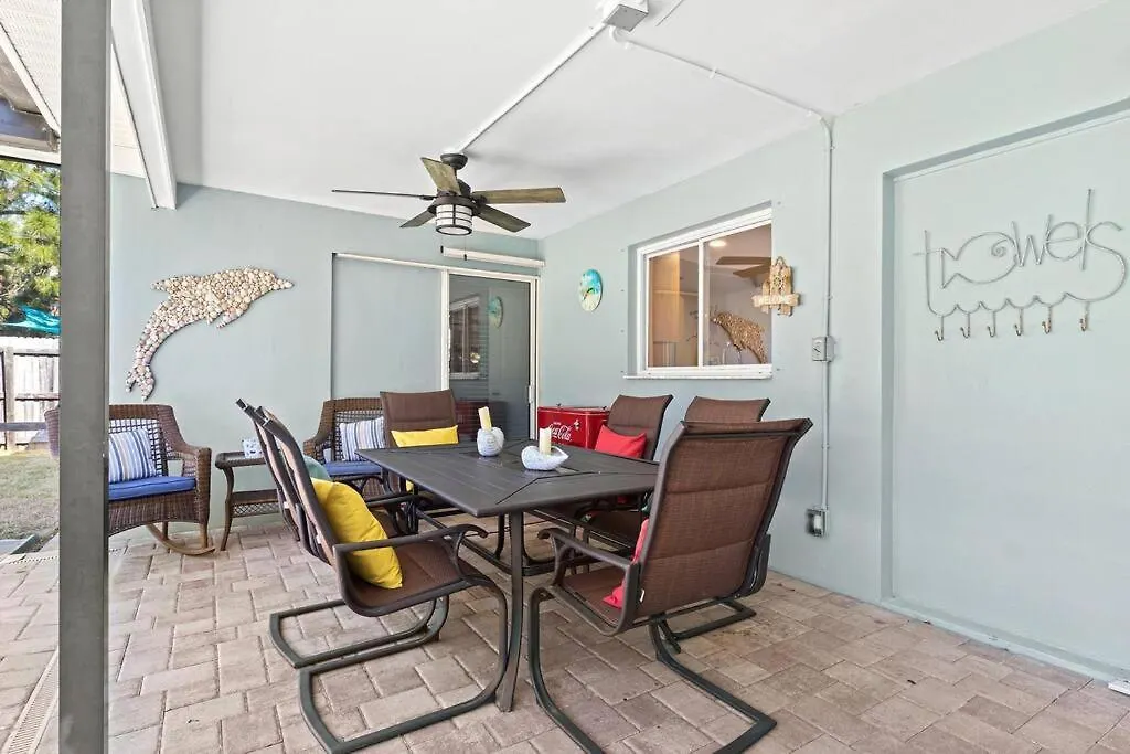 Holiday home Perfect For Family Gatherings With A Heated Pool! - Clearwater's Clear Choice