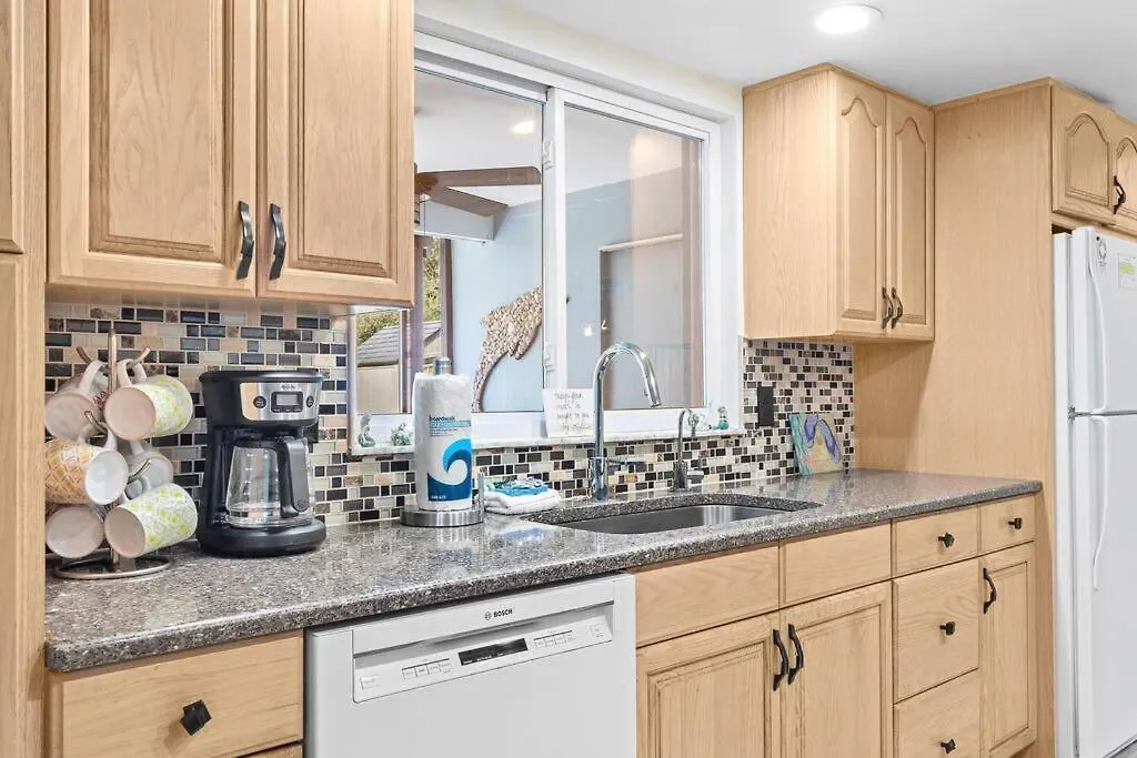 Holiday home Perfect For Family Gatherings With A Heated Pool! - Clearwater's Clear Choice *