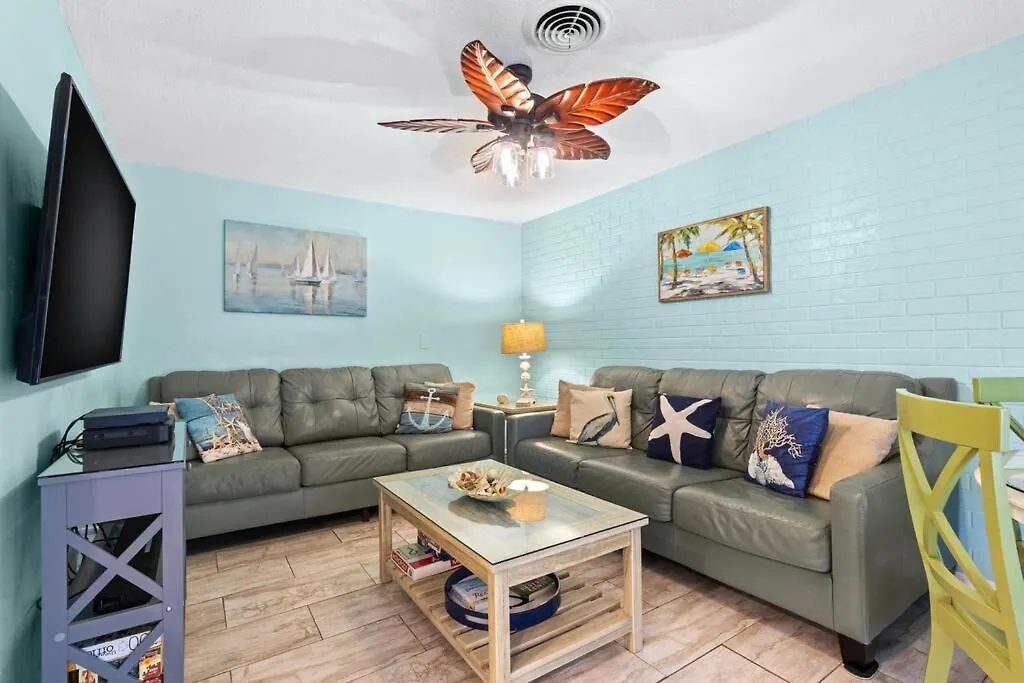 Holiday home Perfect For Family Gatherings With A Heated Pool! - Clearwater's Clear Choice