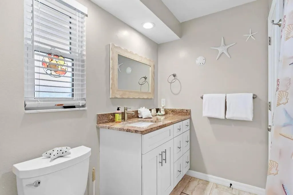 Holiday home Perfect For Family Gatherings With A Heated Pool! - Clearwater's Clear Choice
