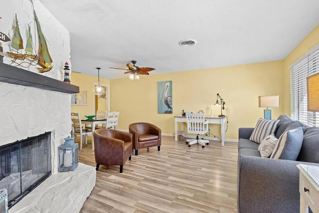 Holiday home Perfect For Family Gatherings With A Heated Pool! - Clearwater's Clear Choice Clearwater