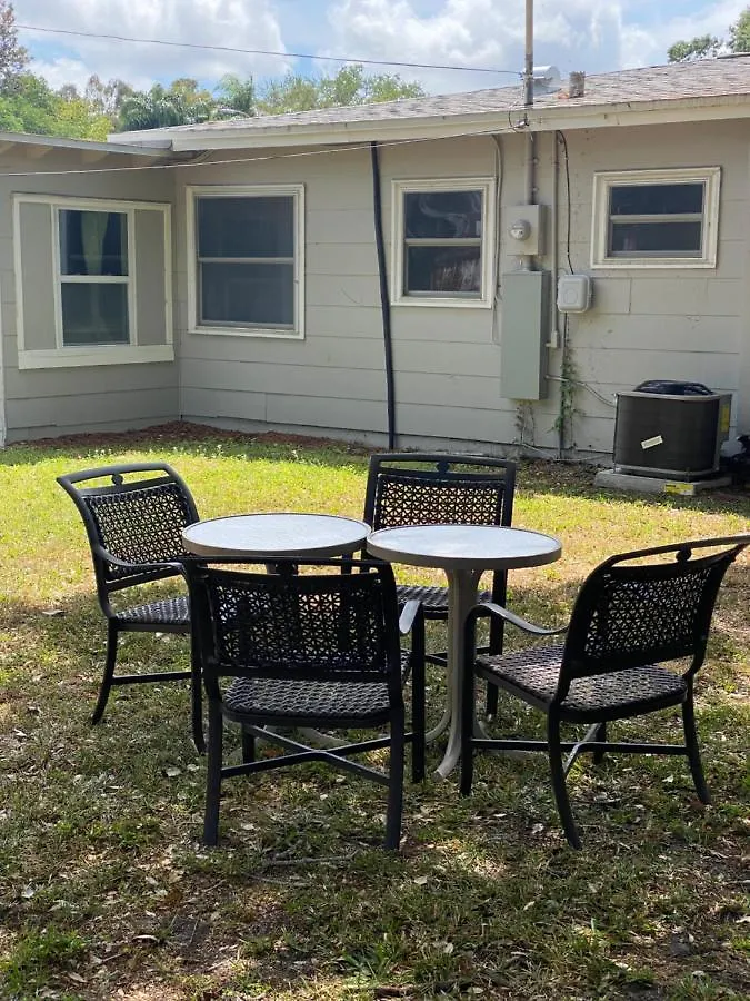 Elegant Cozy Oasis On A Traffic Free Street Villa Clearwater