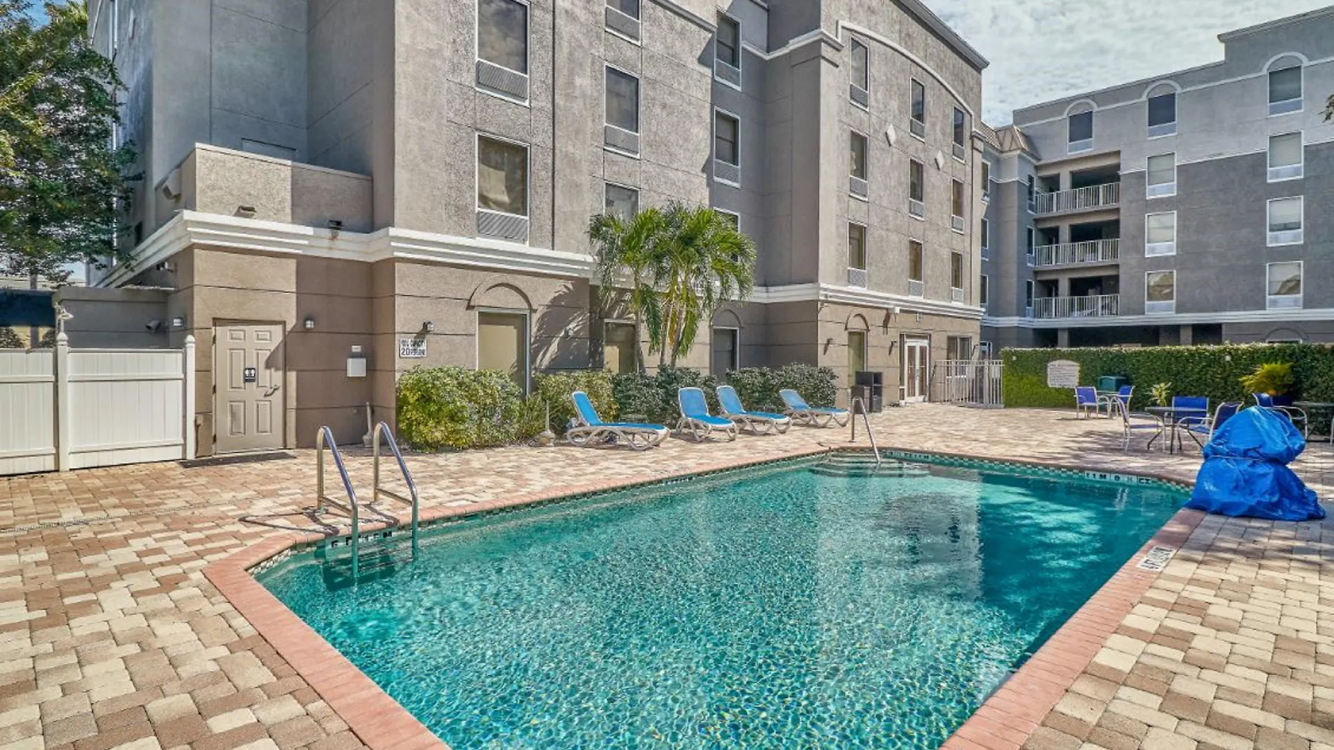 Express & Us 19 North By Ihg 2* Clearwater