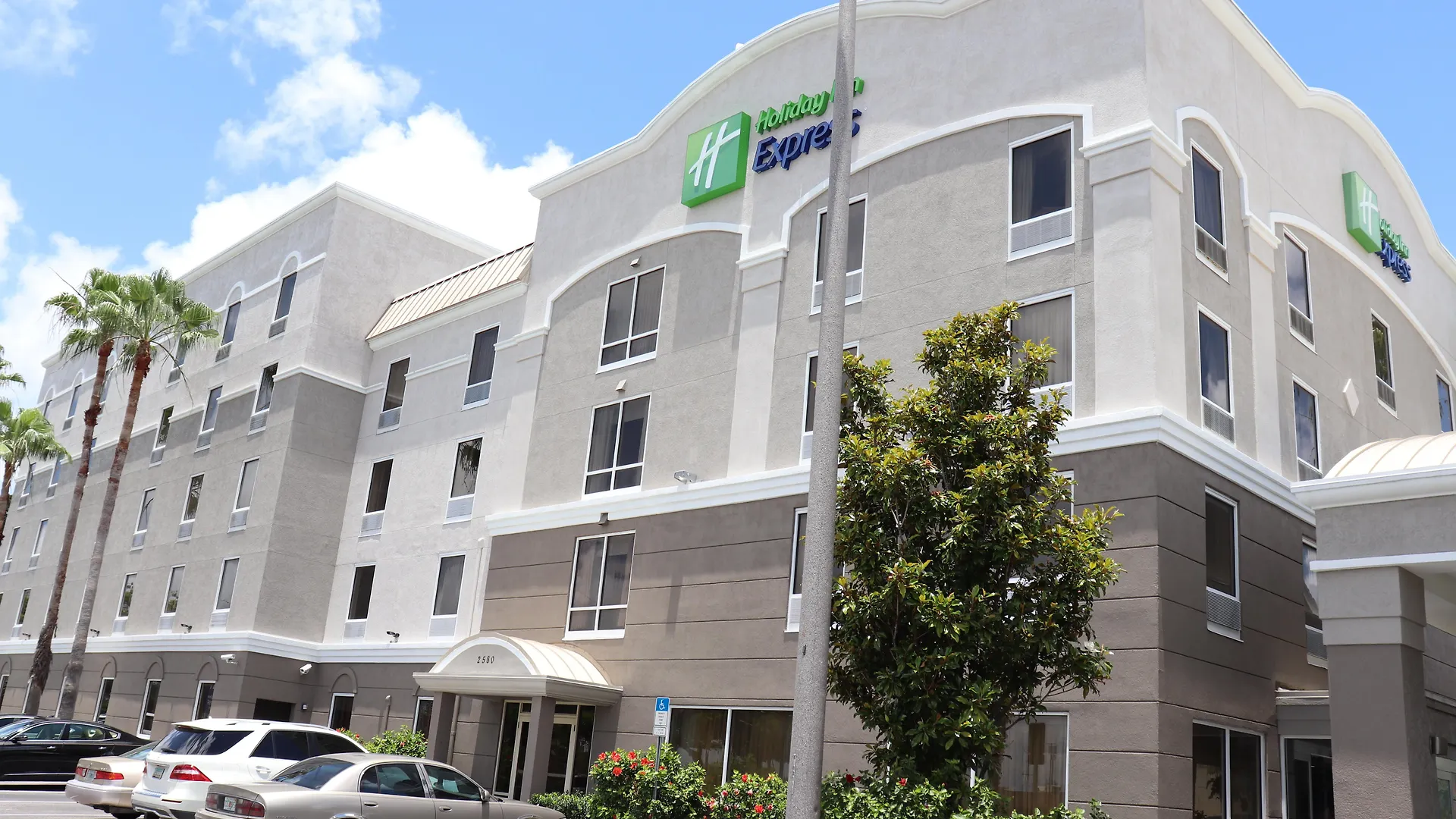 Express & Us 19 North By Ihg Hotel