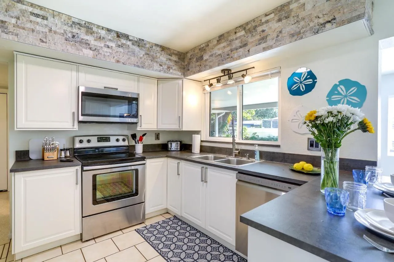 Oasis Gas Grill, Chairs And More! Holiday home