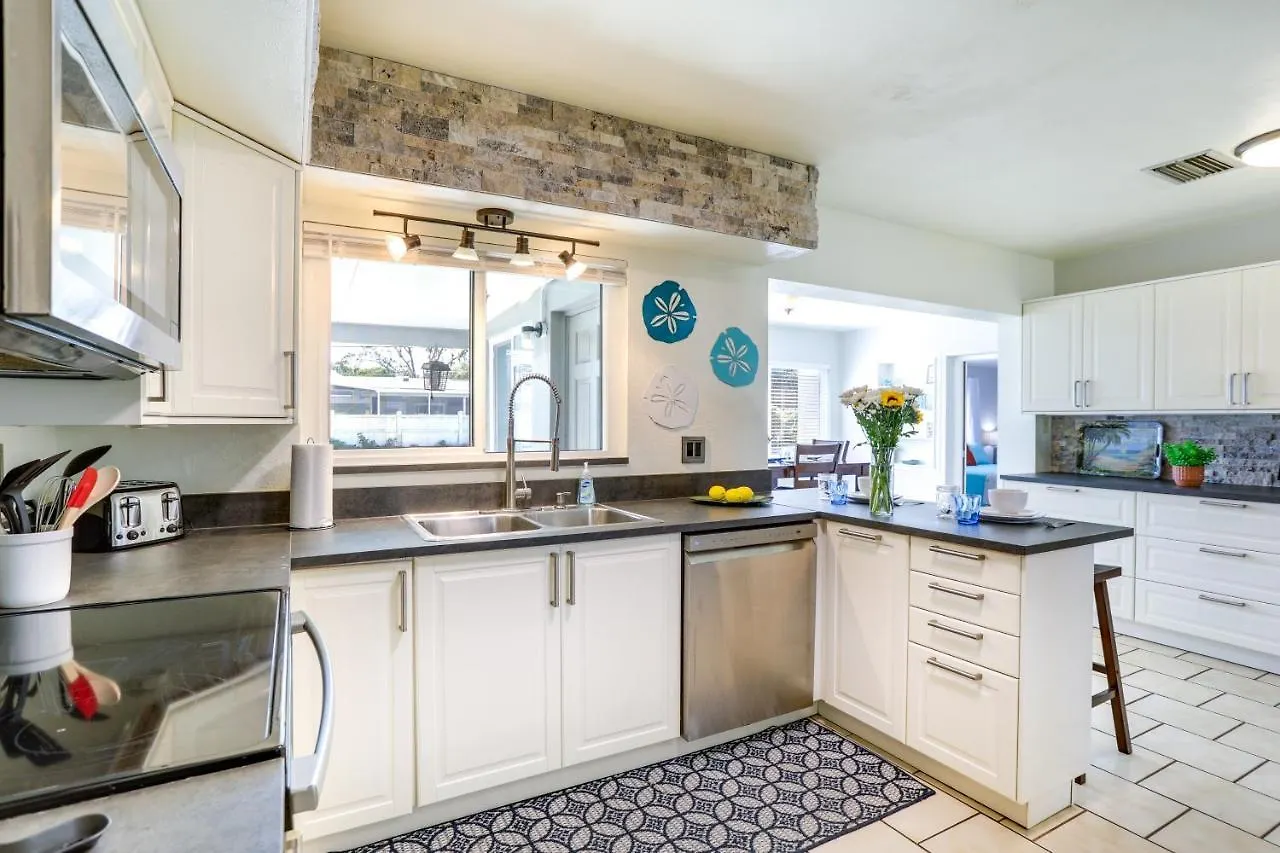 Oasis Gas Grill, Chairs And More! Holiday home *