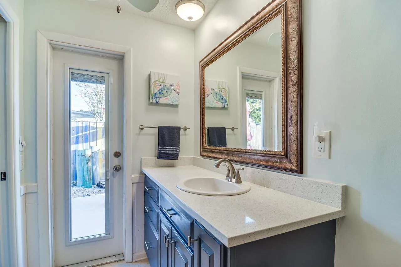 Centrally Located With Outdoor Pool! *