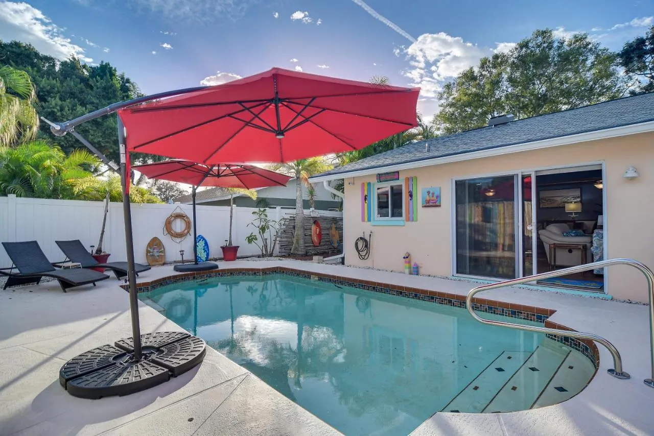 Centrally Located With Outdoor Pool! Clearwater