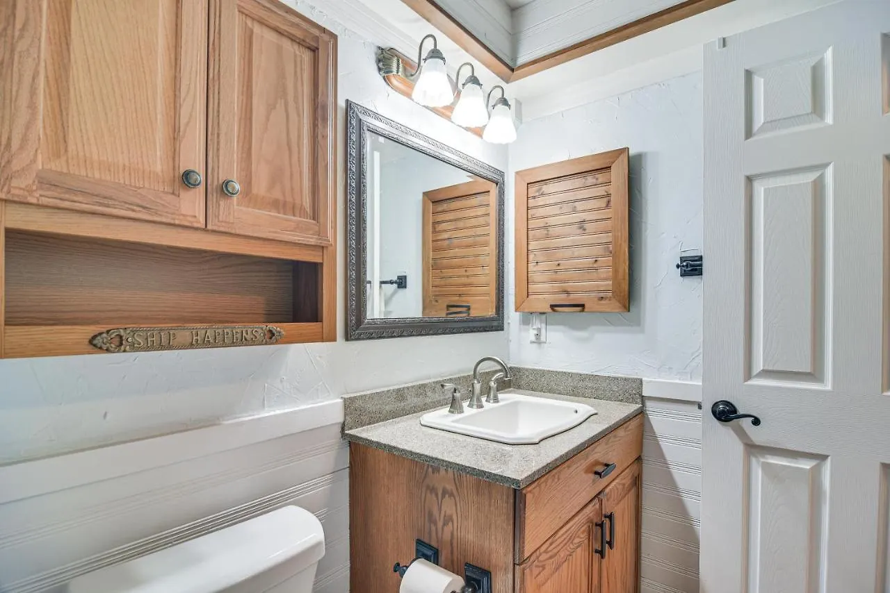 Centrally Located With Outdoor Pool! Clearwater