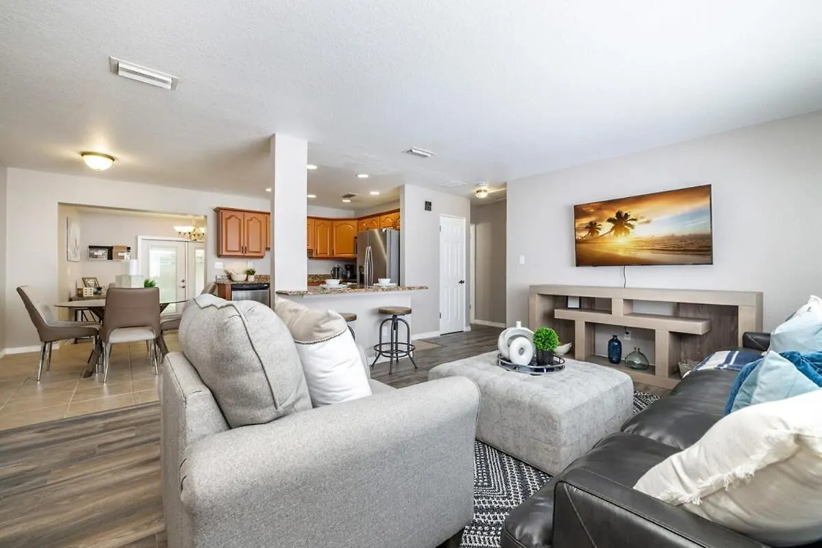 Holiday home Monthly Rental~ Comfy Beds~ Great For Remote Work *