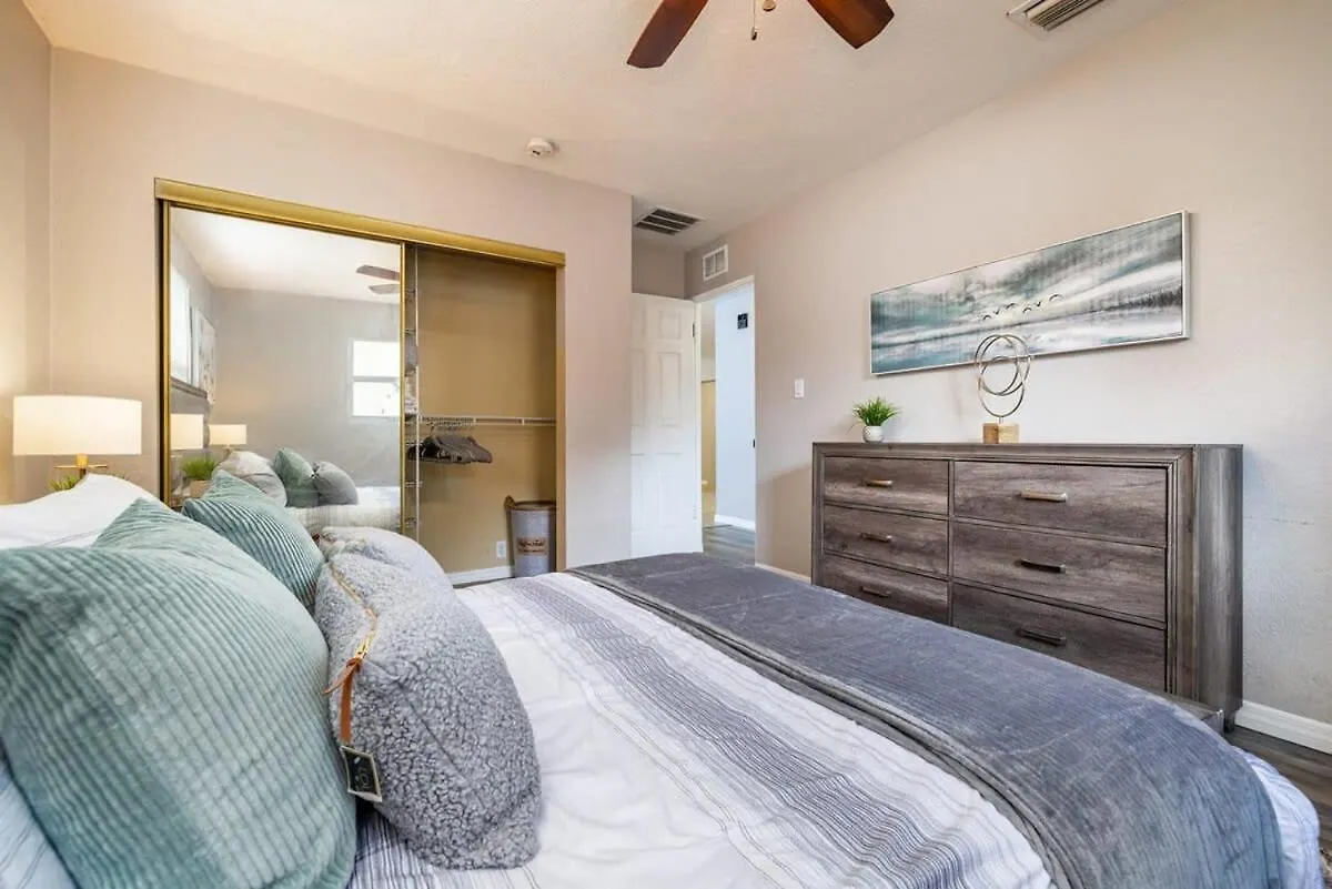 Holiday home Monthly Rental~ Comfy Beds~ Great For Remote Work *