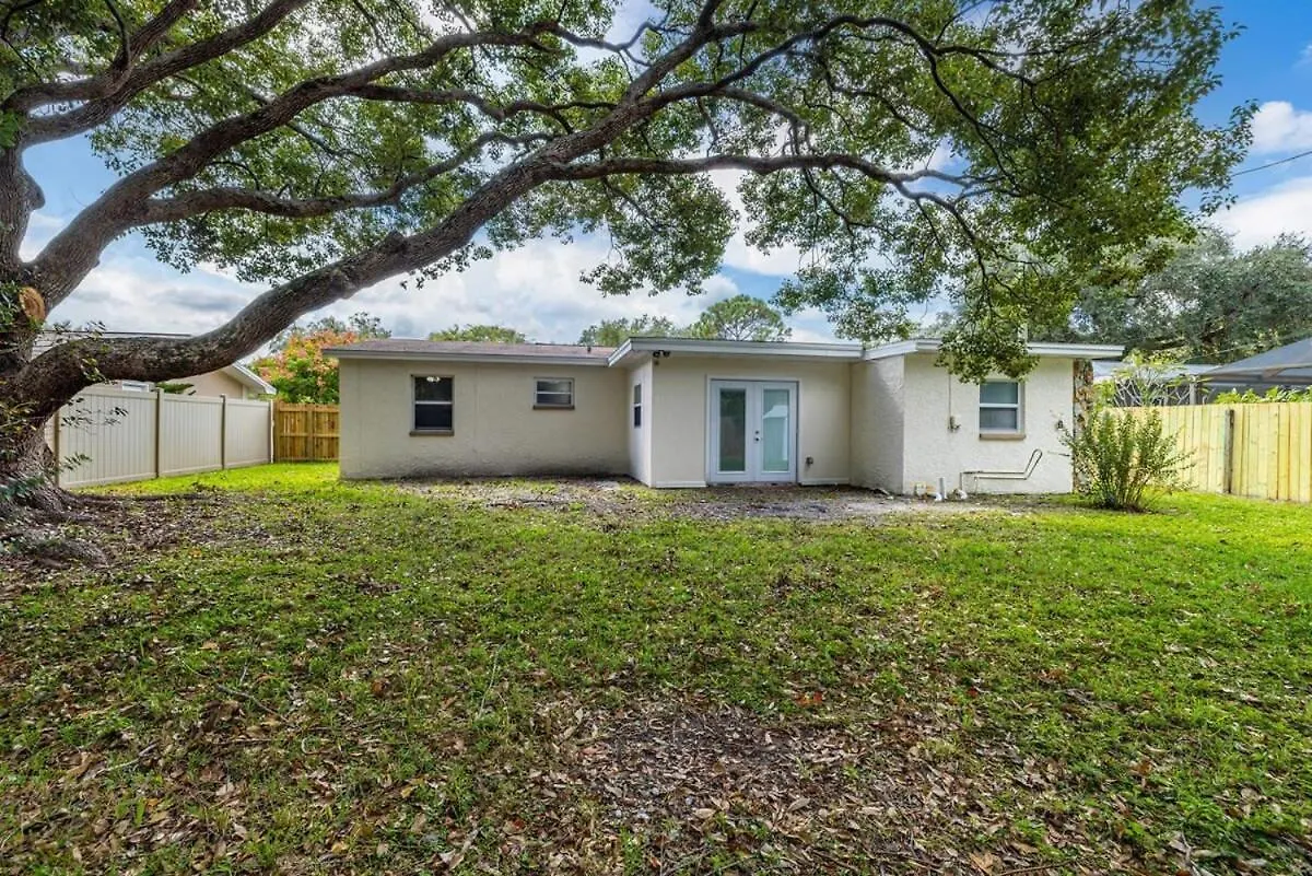 Monthly Rental~ Comfy Beds~ Great For Remote Work Holiday home Clearwater
