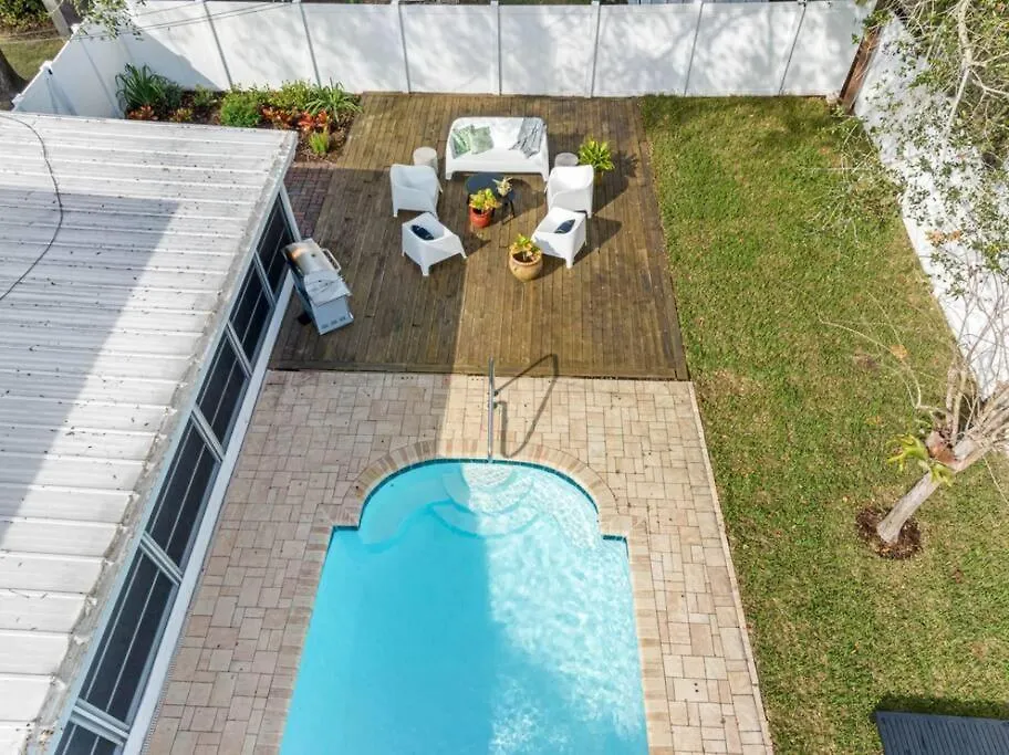 Cottage, Minutes From The Beach! Holiday home Clearwater