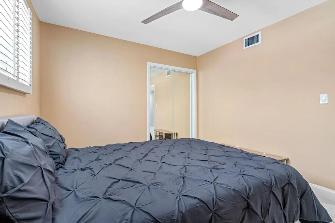 Escape To Pool Luxury W 4-bedroom * Clearwater