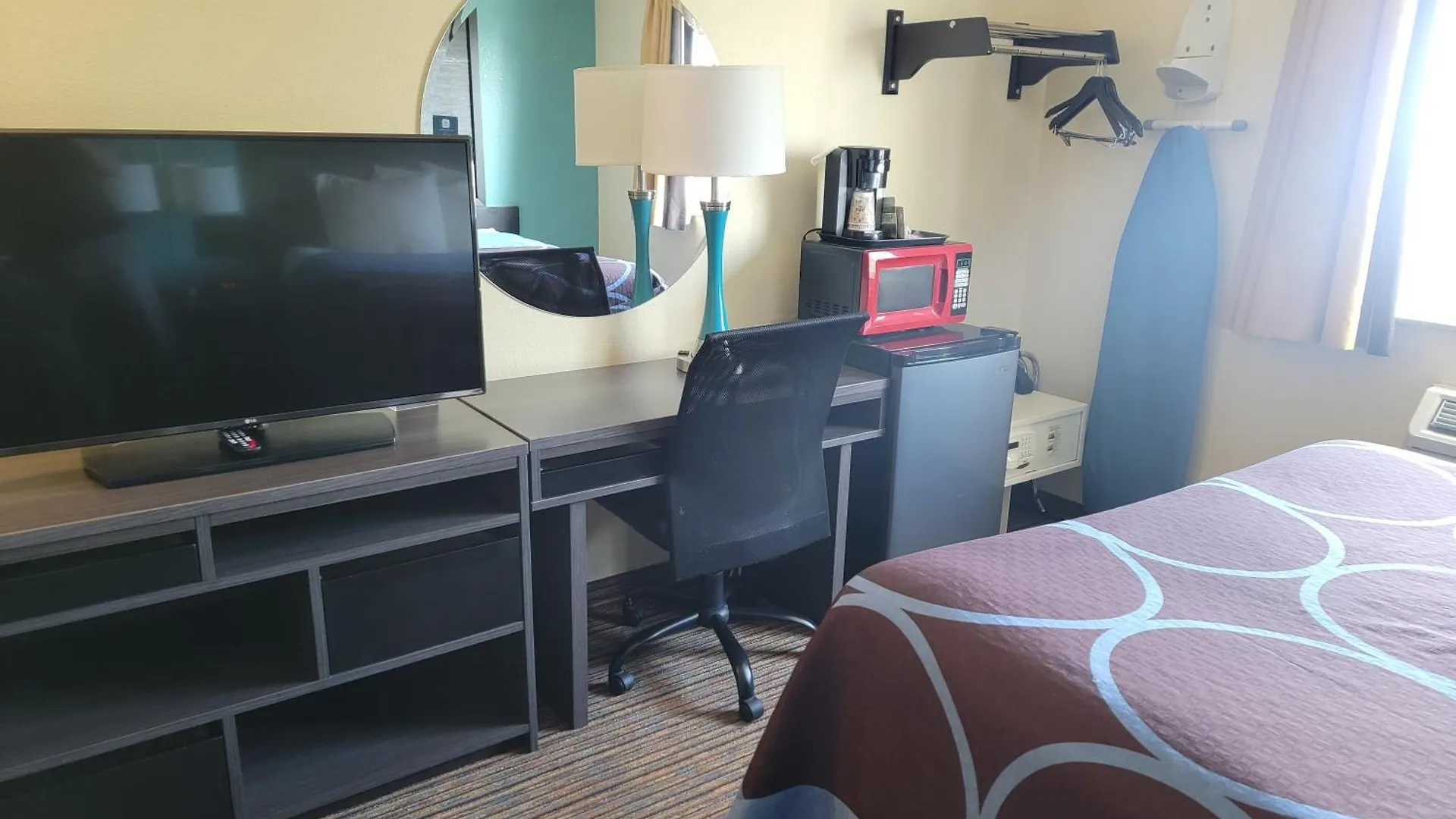 Super 8 By Wyndham Clearwater/st. Petersburg Airport Hotel 3*