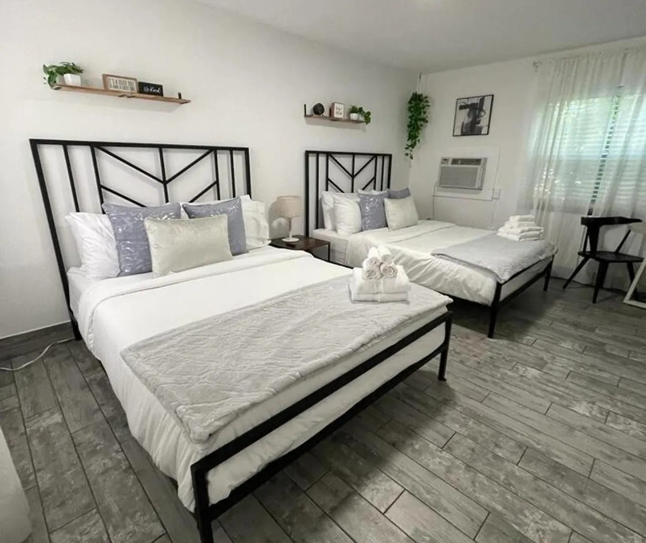 Ferienhaus 2q Beds With Shared Pool 01