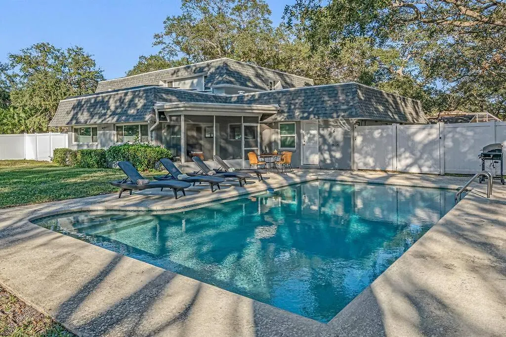 Stunning W/ Heated Salt Pool In Holiday home