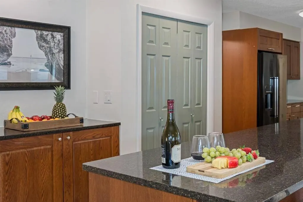 Holiday home Stunning W/ Heated Salt Pool In Clearwater
