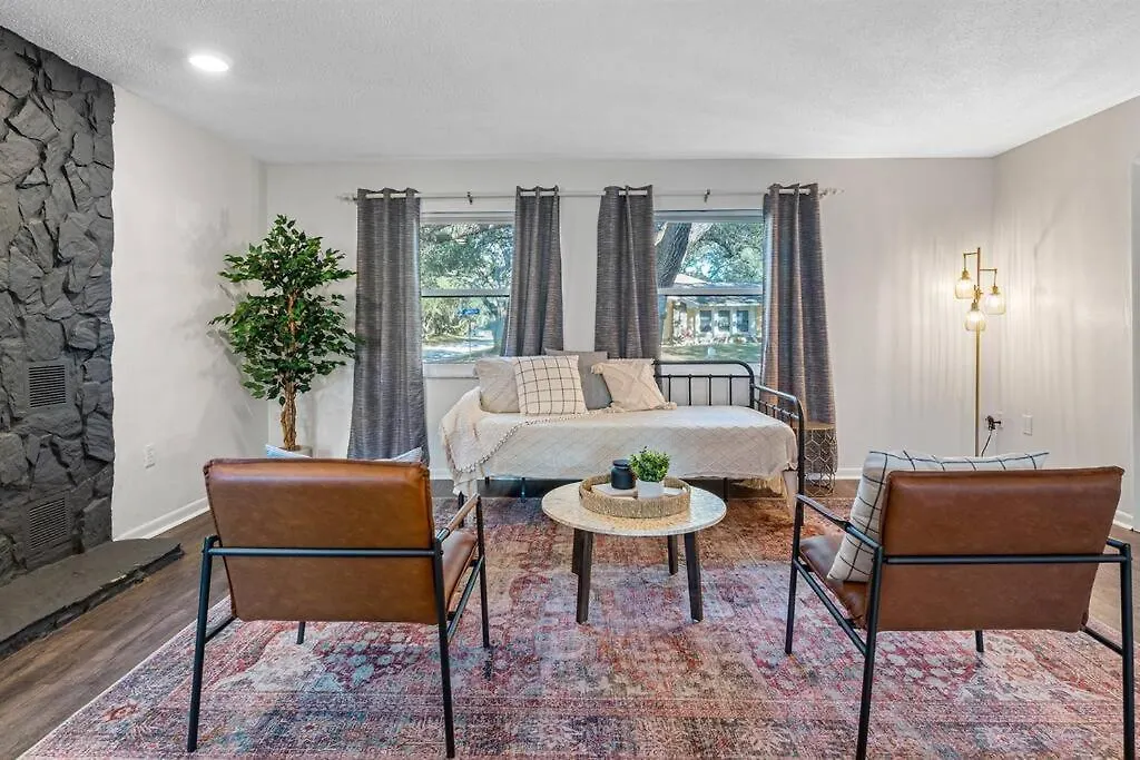 Stunning W/ Heated Salt Pool In Clearwater