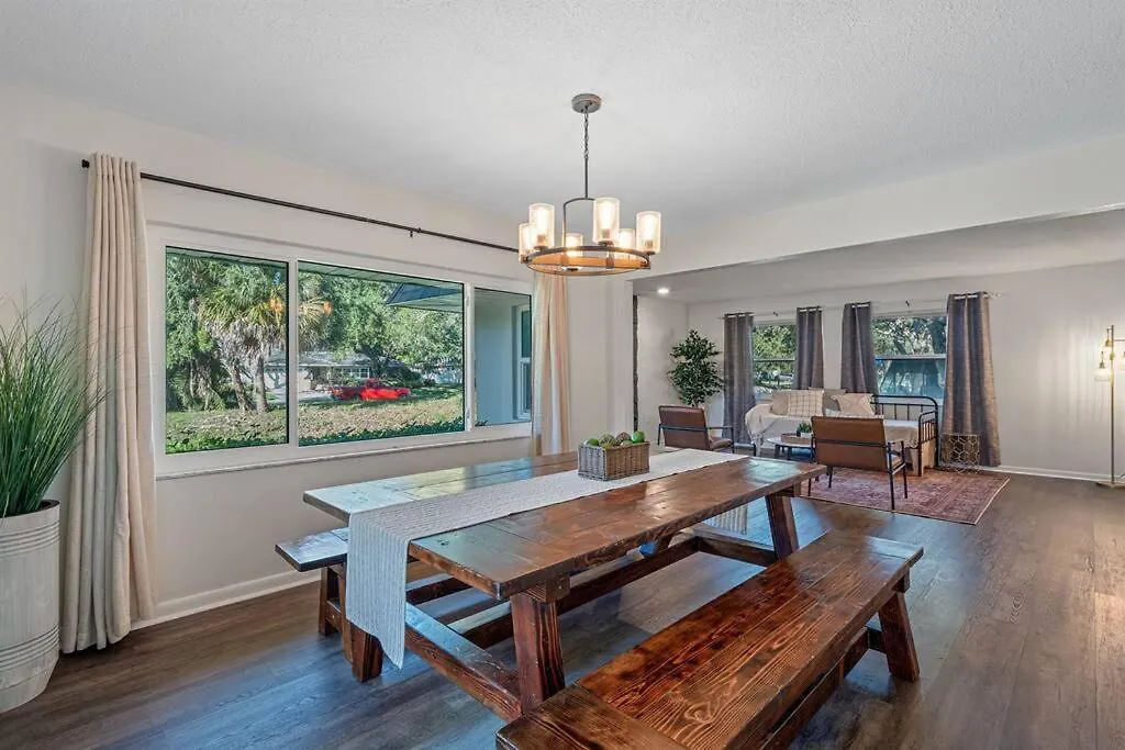 Stunning W/ Heated Salt Pool In Clearwater