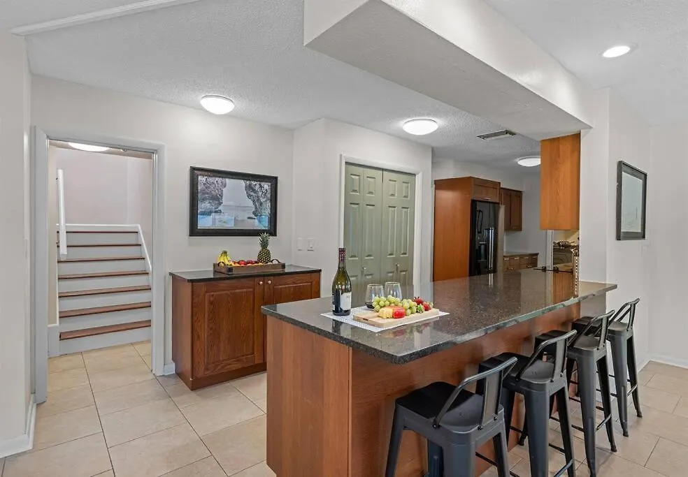 Holiday home Stunning W/ Heated Salt Pool In