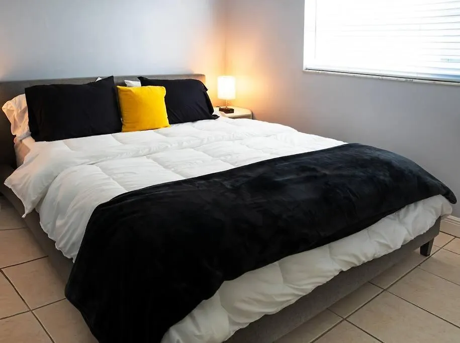 2 Spacious Units Near * Clearwater