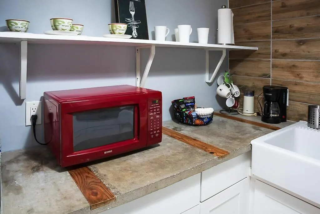 2 Spacious Units Near * Clearwater