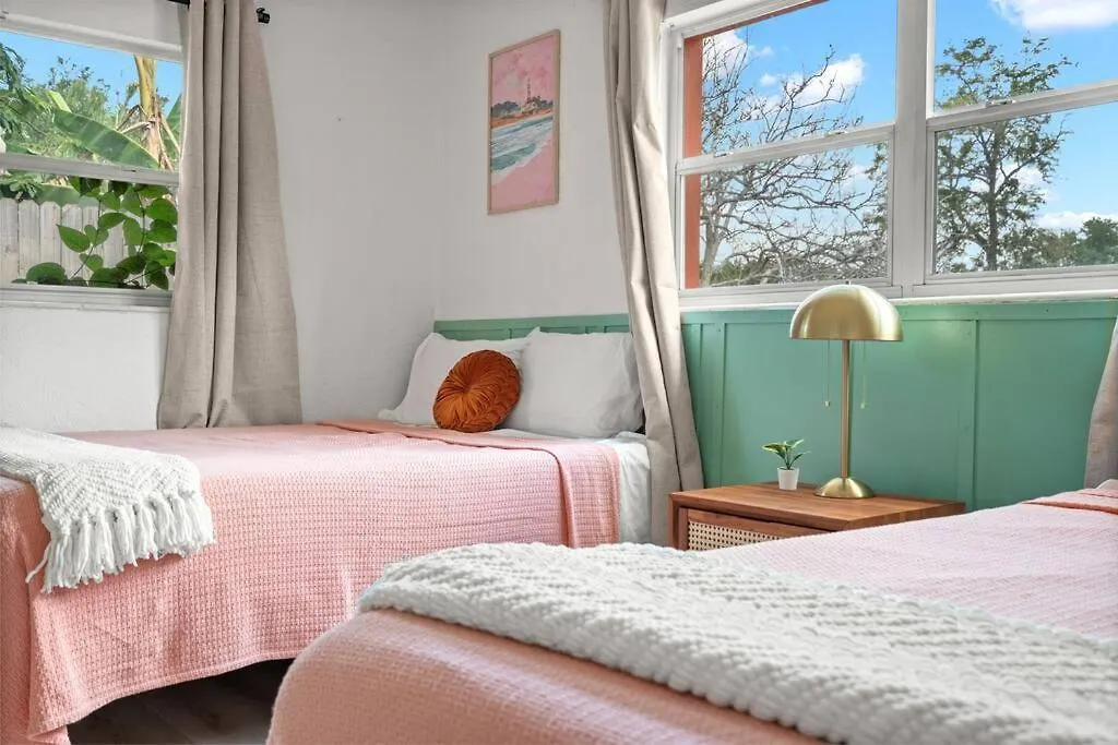 Heated Pool-king Bed-pets Ok Holiday home Clearwater