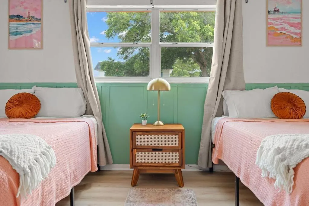 Holiday home Heated Pool-king Bed-pets Ok Clearwater
