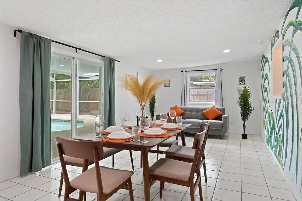 Holiday home Heated Pool-king Bed-pets Ok Clearwater